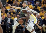 开云体育APP下载-勇士战狼队大胜首秀，库里暴力砍下+