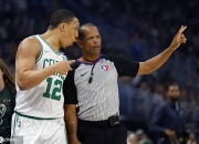 开云体育中国-包含裁判风波不绝，争议事件屡见不鲜的词条