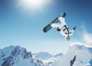 开云体育平台APP-阿圭罗点燃赛场，尼日利亚横扫曼联，足球世界的多元冲击波