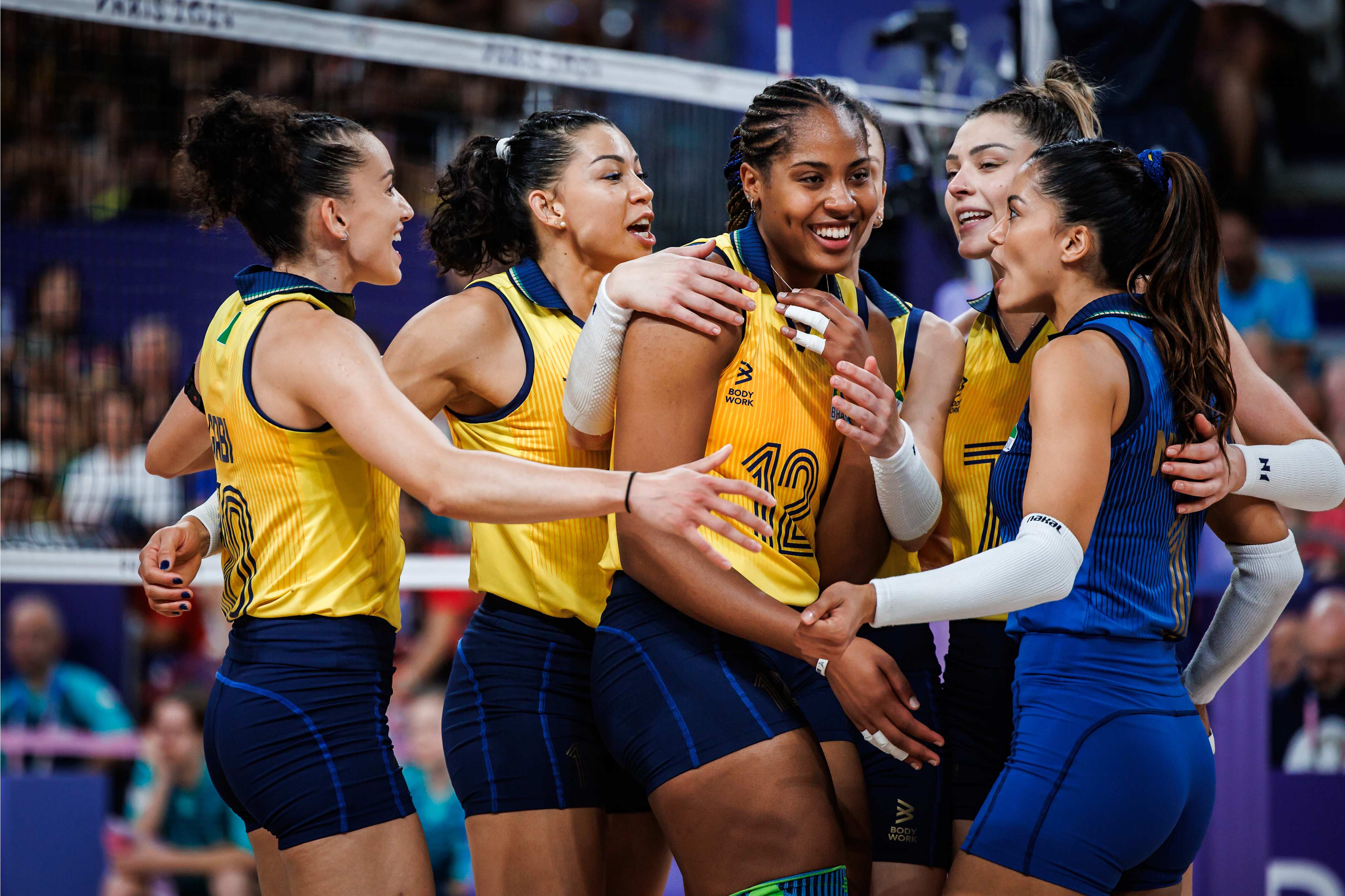 美洲女子足球比赛，巴西队晋级