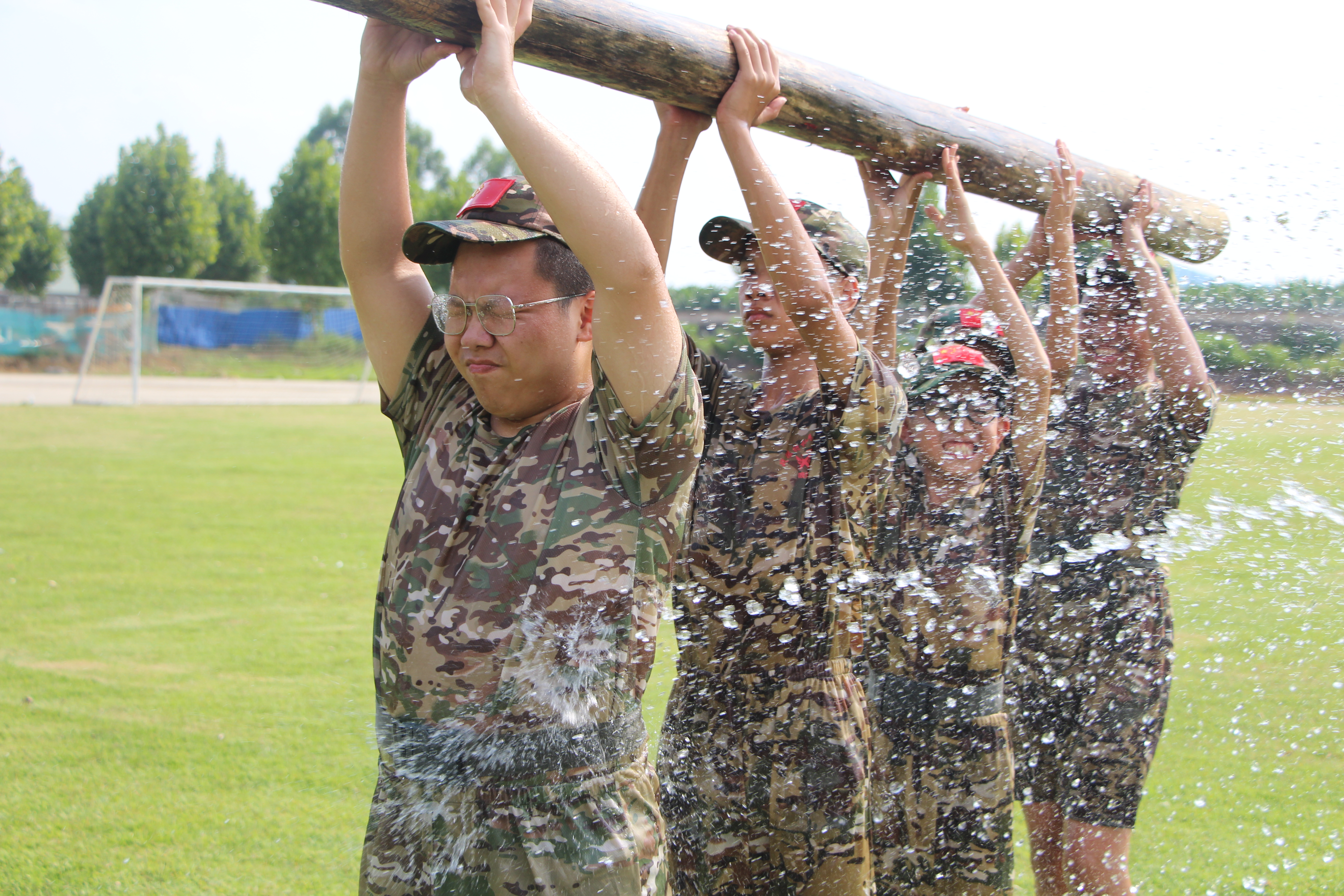 关于队伍战战兢兢，赛场上一展身手的信息