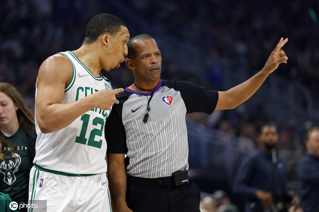 包含裁判风波不绝，争议事件屡见不鲜的词条