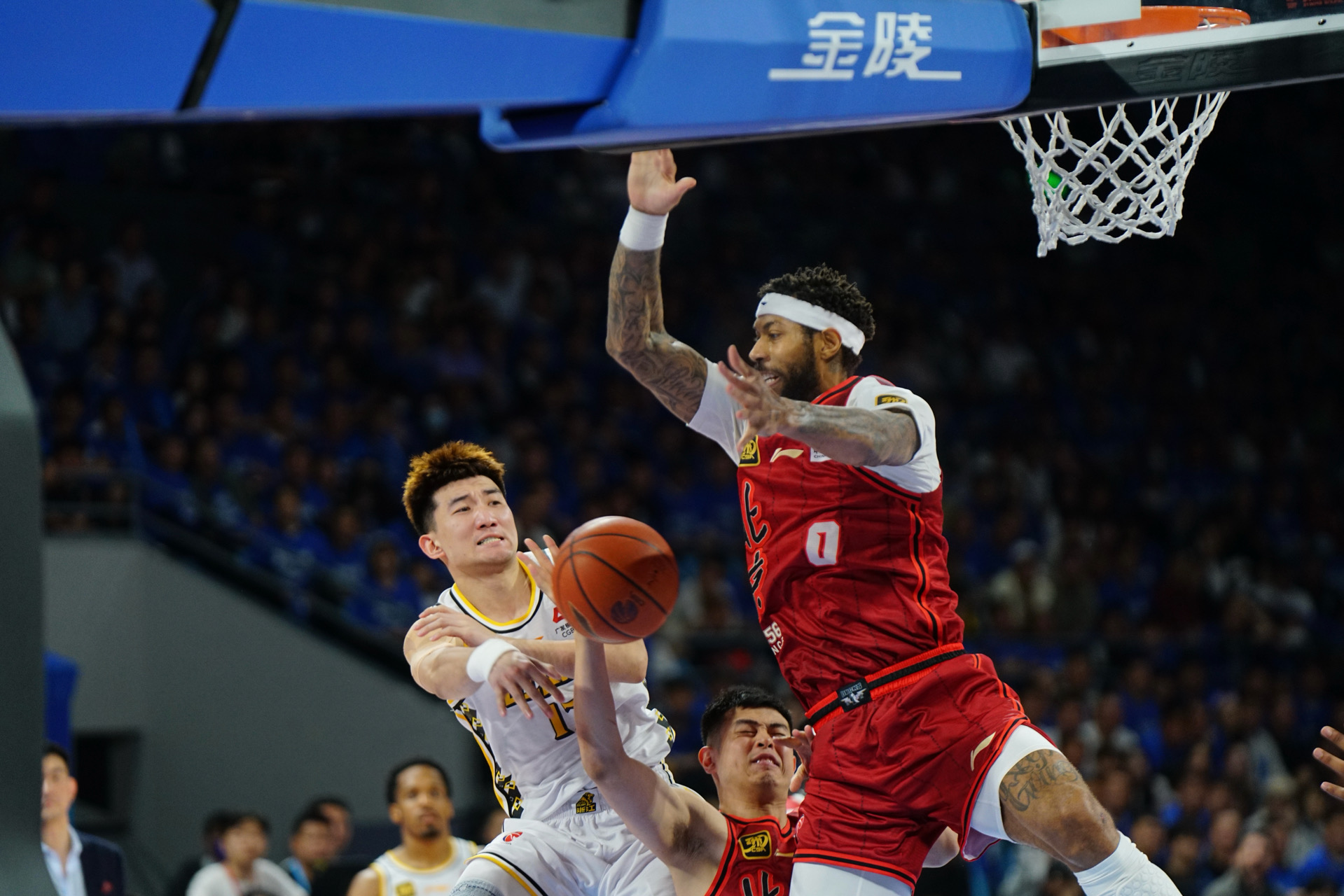 广厦队打出精彩表现，轻松击败浙江队的简单介绍