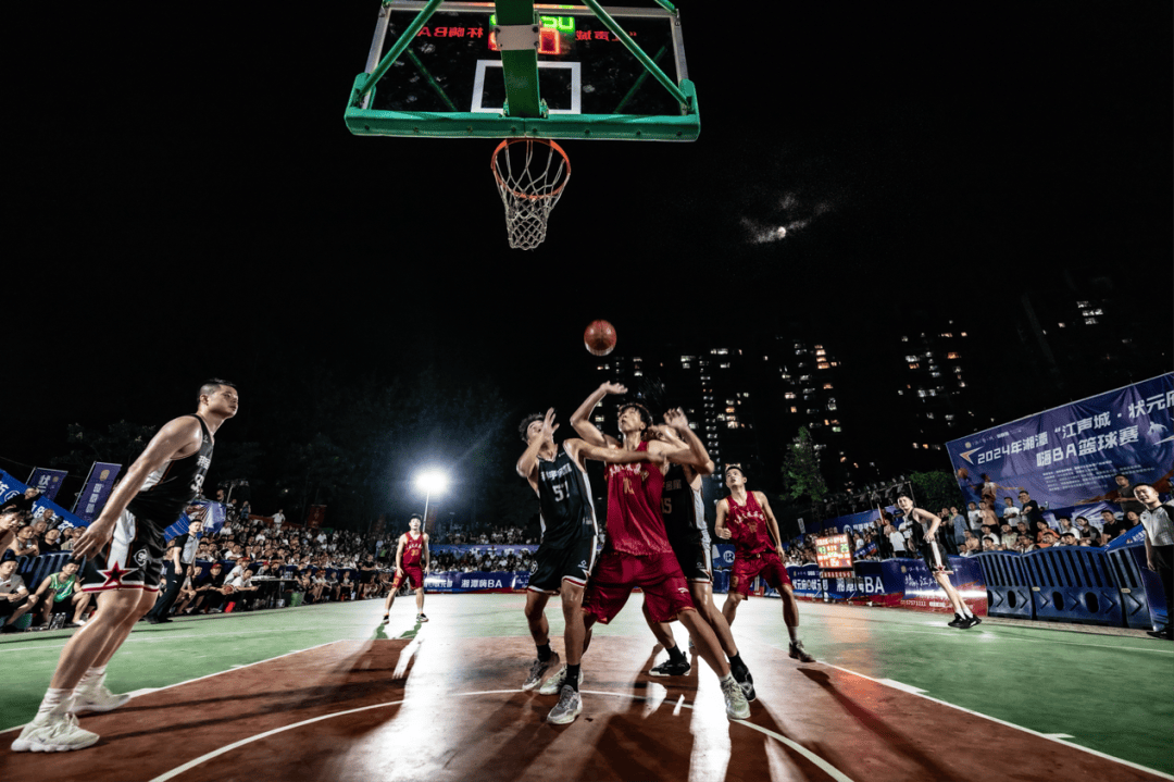 篮球赛事掀起热潮，球员实力对抗再度诠释