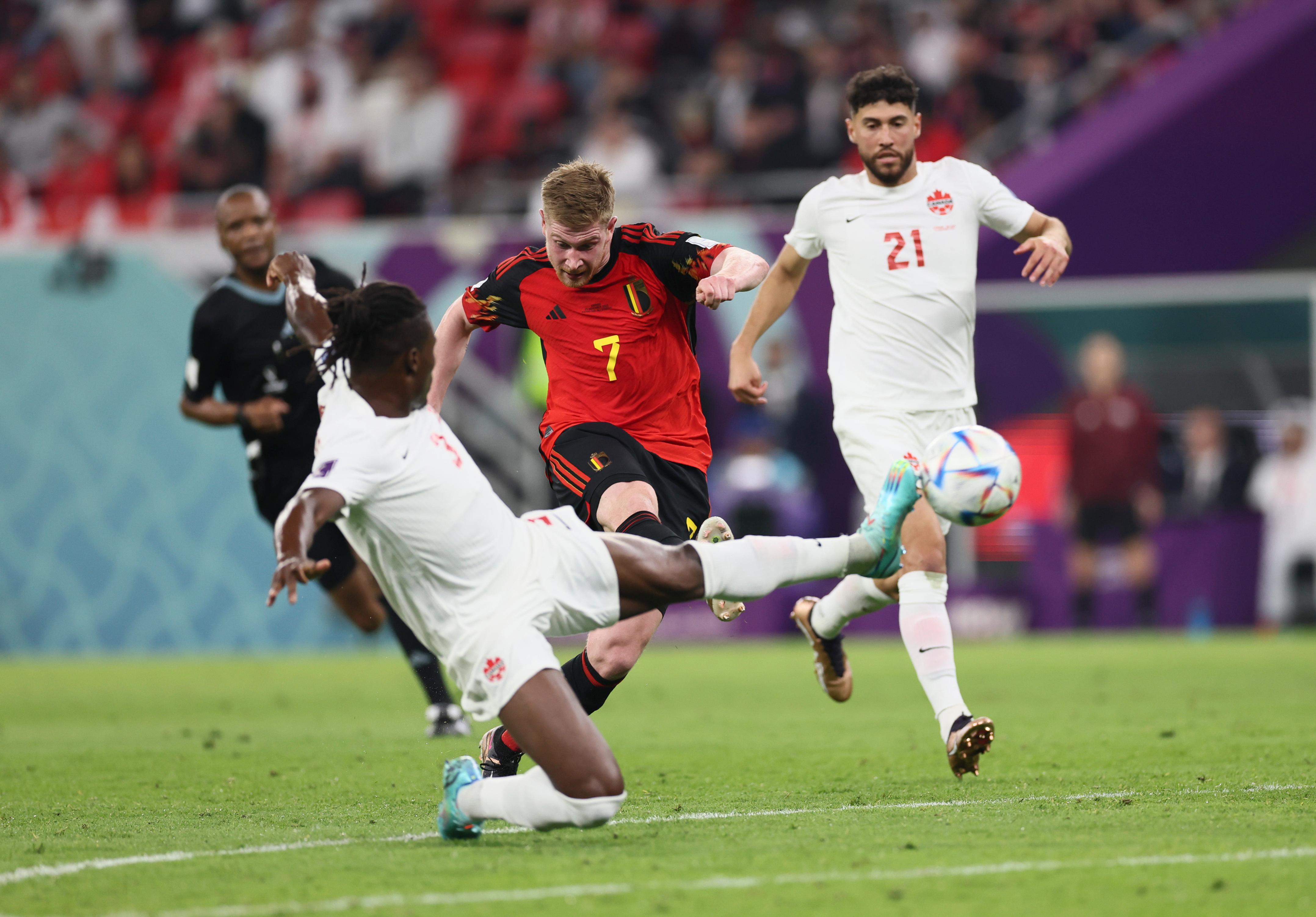 激动人心！足球比赛中的精彩瞬间