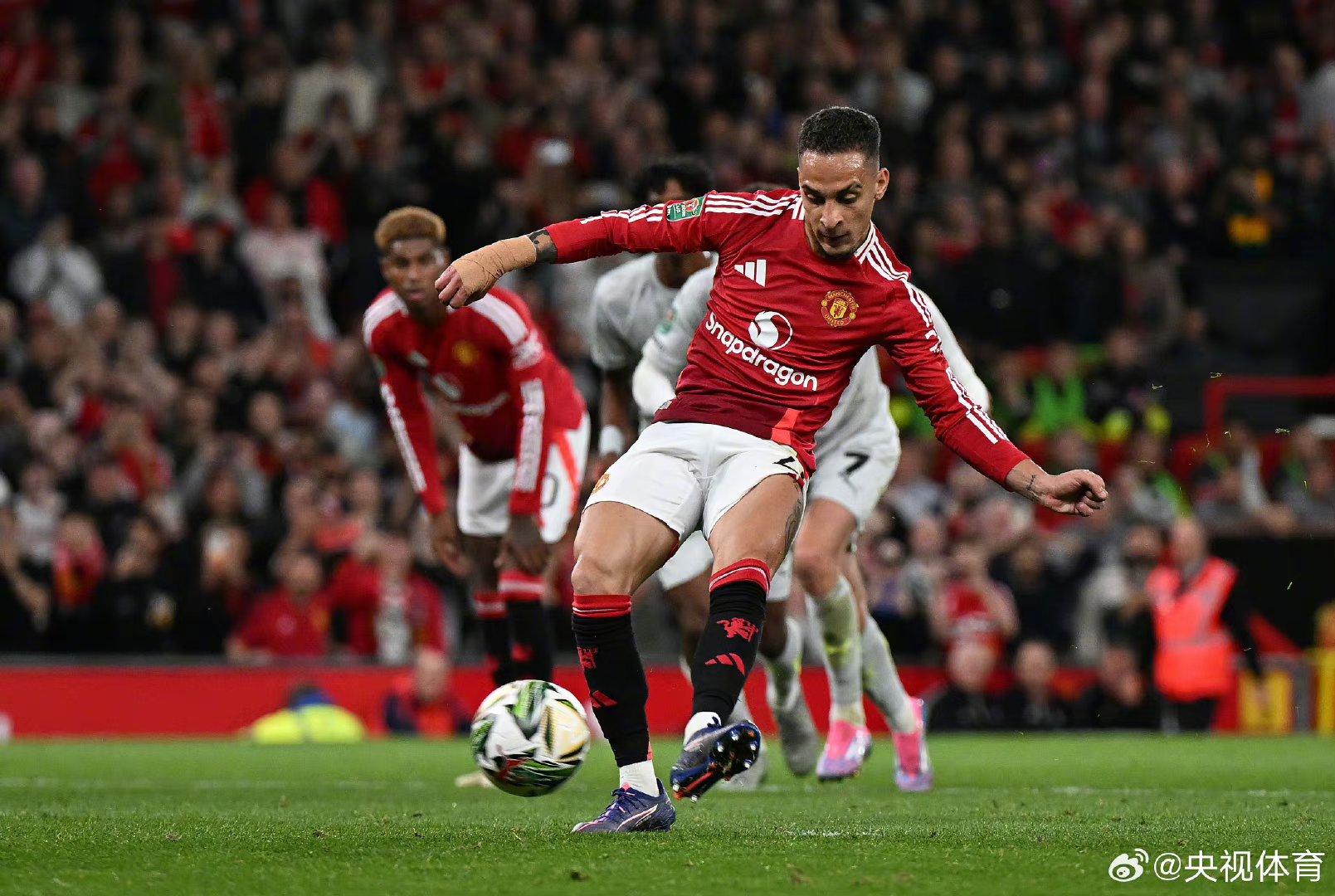 曼联客场战胜对手，取得三分