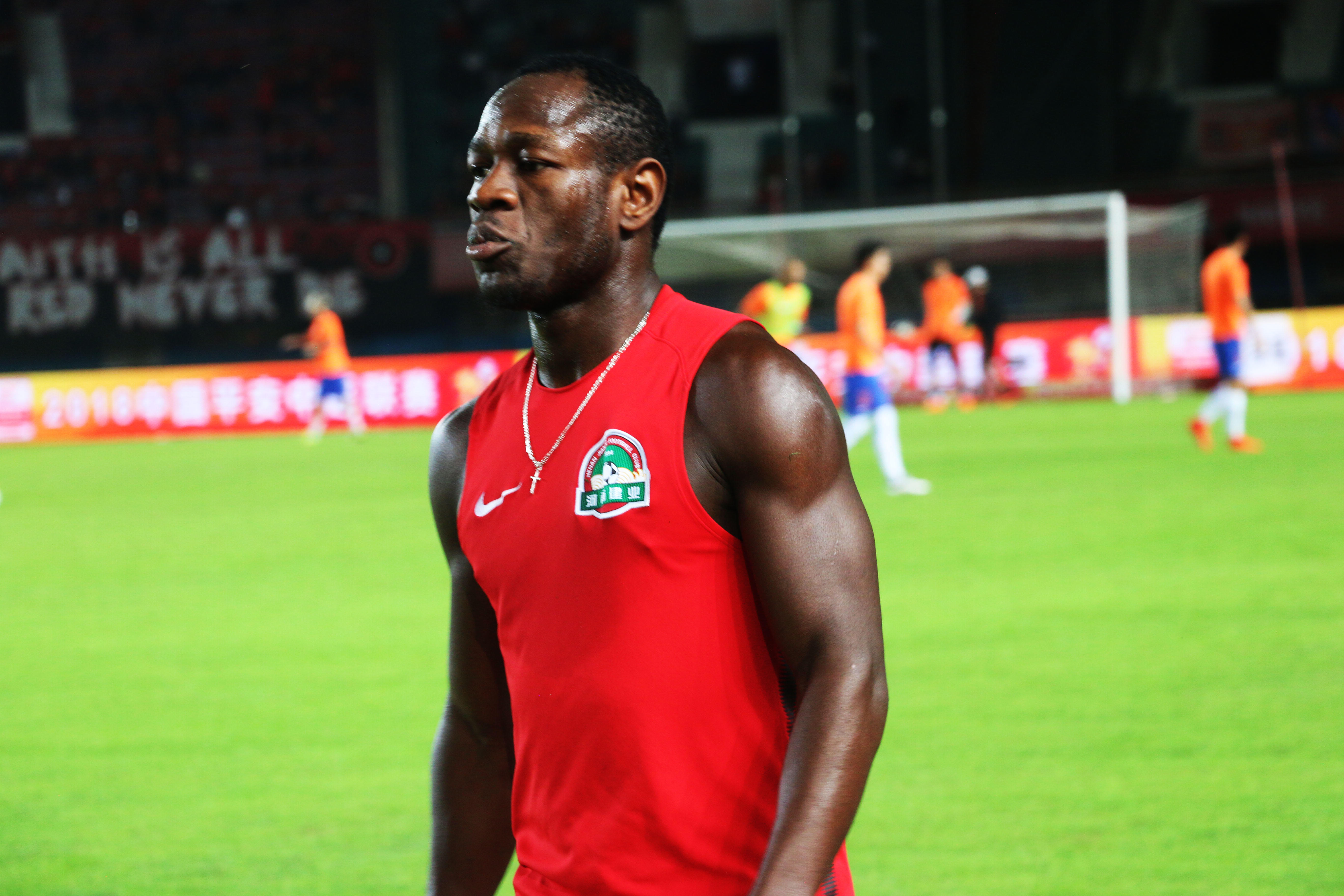 河南建业守住中游位置，球队气象显得峥嵘的简单介绍