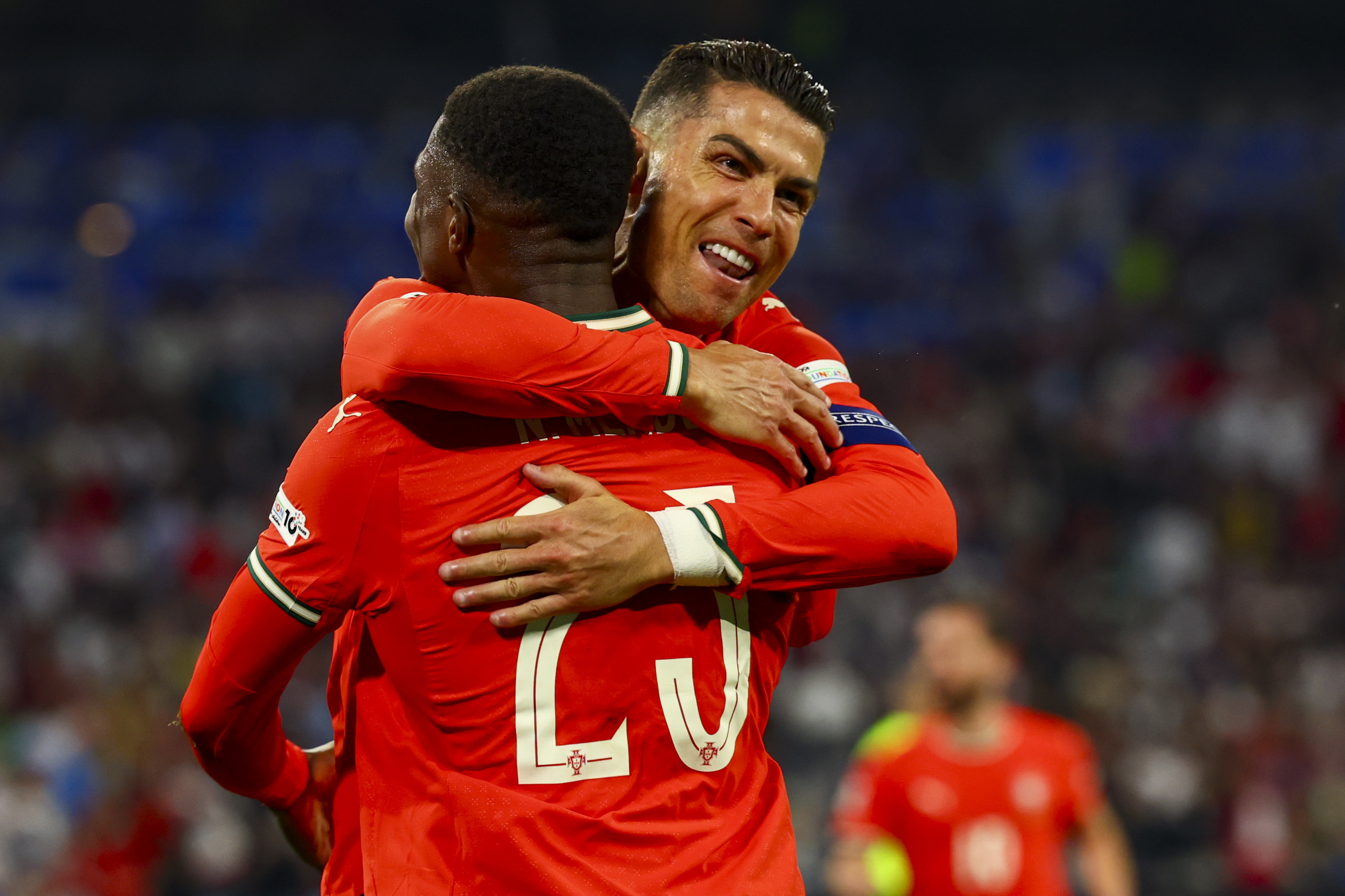 欧国联比赛精彩纷呈，球迷热切期待下一场比赛