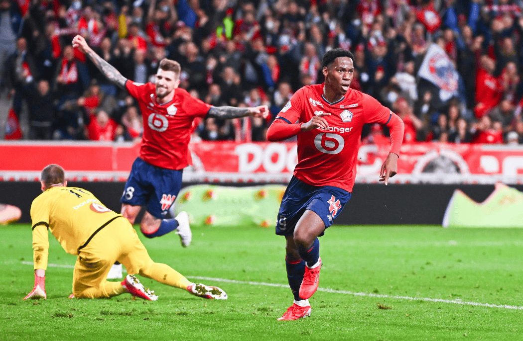 包含里尔法甲领队正面回应质疑，决心走出困境的词条