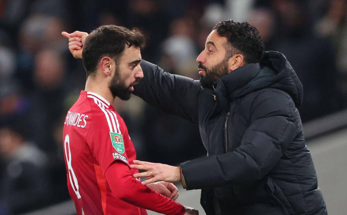 包含拜仁鏖战巴西，布鲁诺·费尔南德斯制霸全场的词条