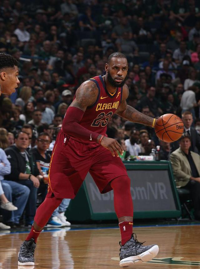 骑士横扫马刺，利拉德关键制胜