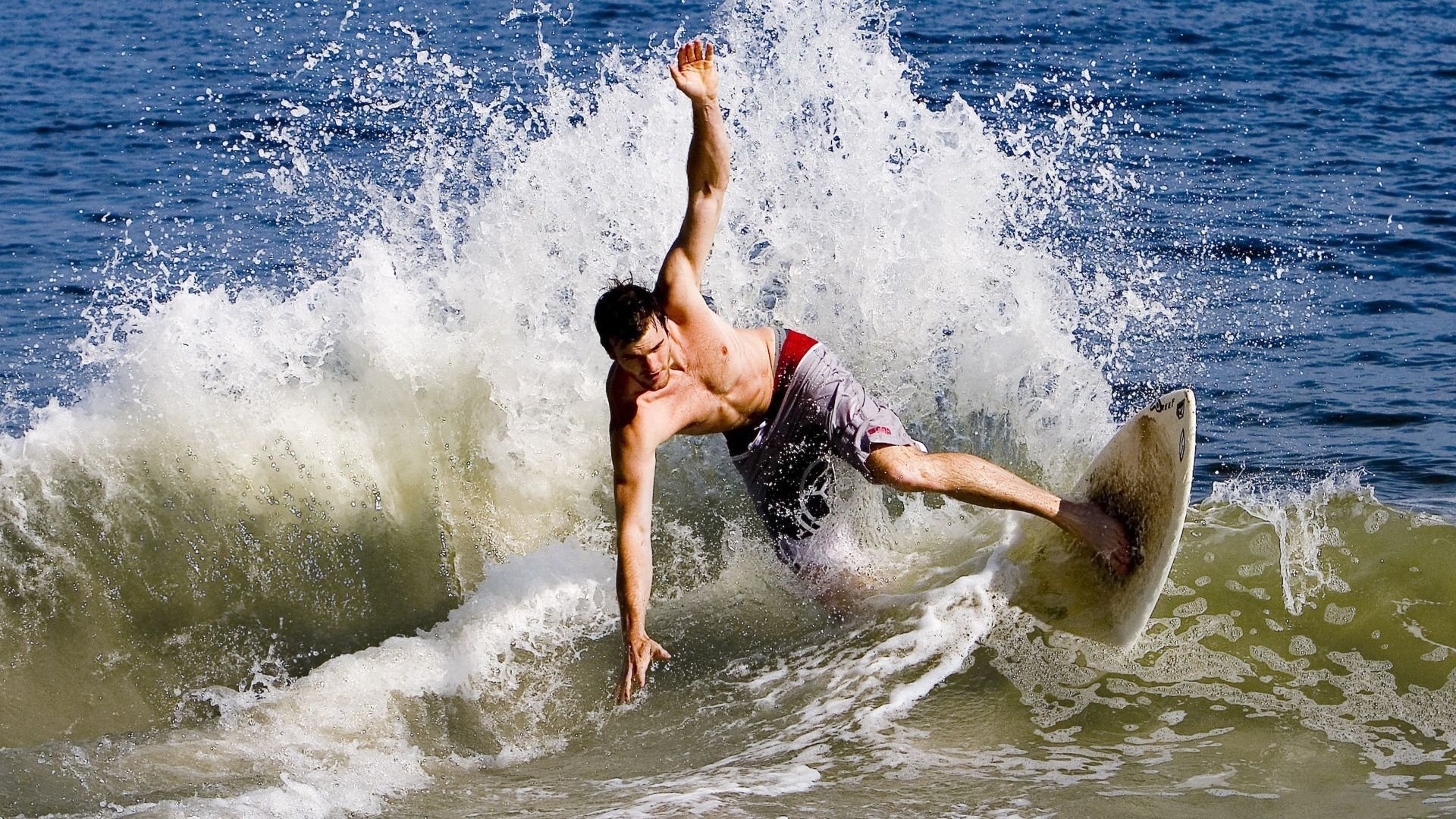 世界杯之夜，塔图姆关键进球定乾坤