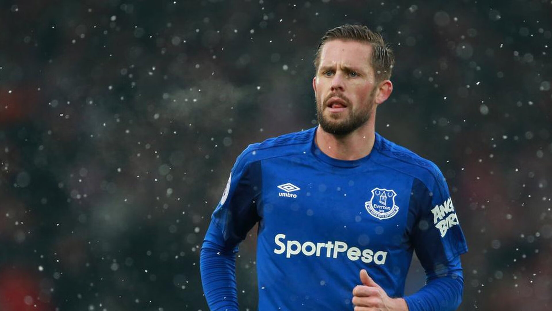 赛道上的唯一性，阿隆索高光时刻与梅赛德斯对迈凯伦的战术碾压