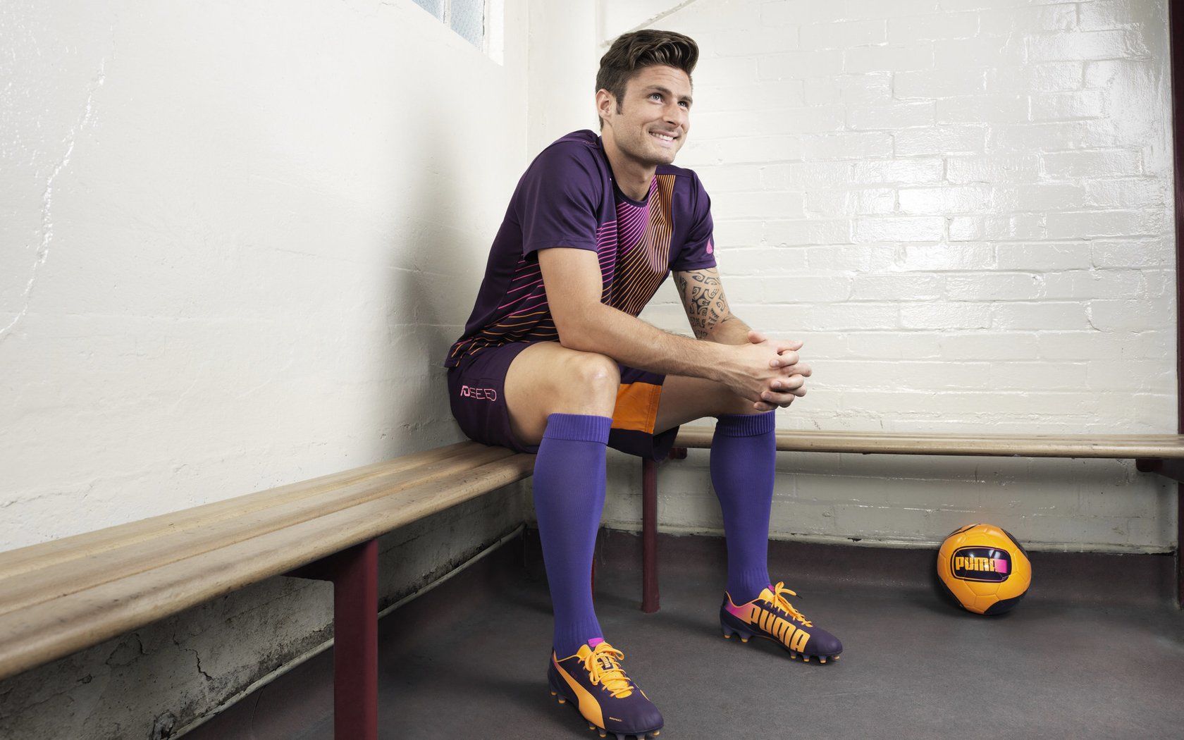 双线传奇，霍勒迪奥运接管与马刺式决胜—团队基因的胜利密码